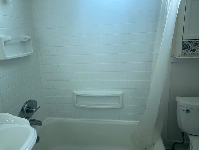 Photo - 715 State St