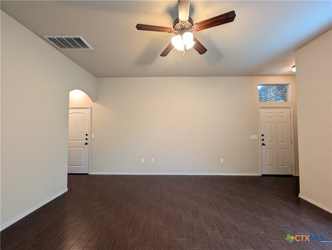 Photo - 669 Creekside Cir