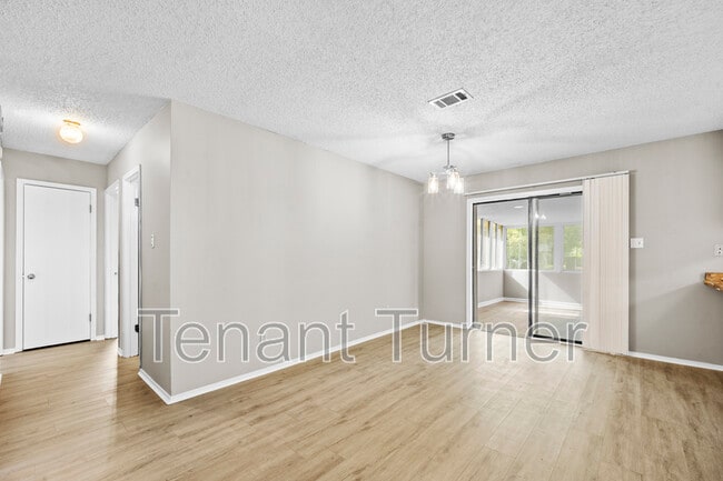 Photo - 329 Springdale Cir