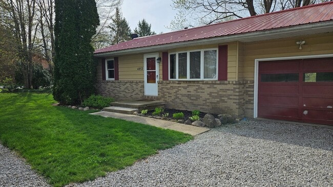 Building Photo - 4852 Alexander Rd