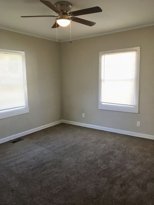 Photo - COMING SOON! SPACIOUS 2 Bedroom House! DEPOSIT-FREE Renting option thru OBLIGO! Deposit Alternati...