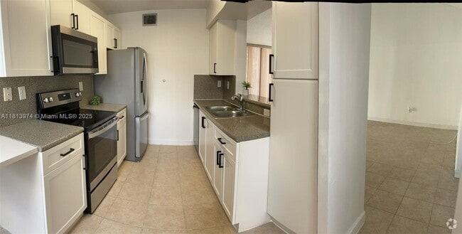 Building Photo - 9762 NW 47th Terrace Unit 175 Rental