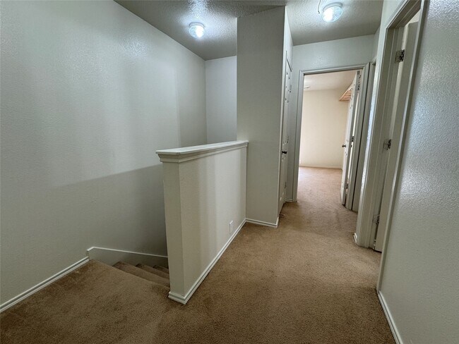 Building Photo - 9714 Coyote Creek Dr