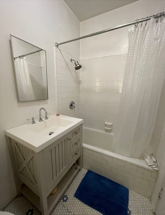 Photo - 177 S Sycamore Ave