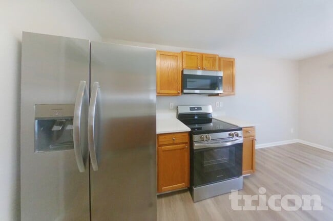Photo - 721 Aberdeen Glen Pl