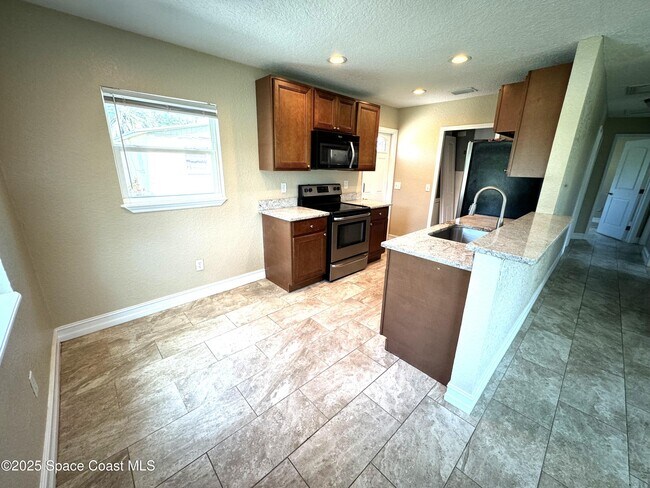 Photo - 230 Crown Blvd