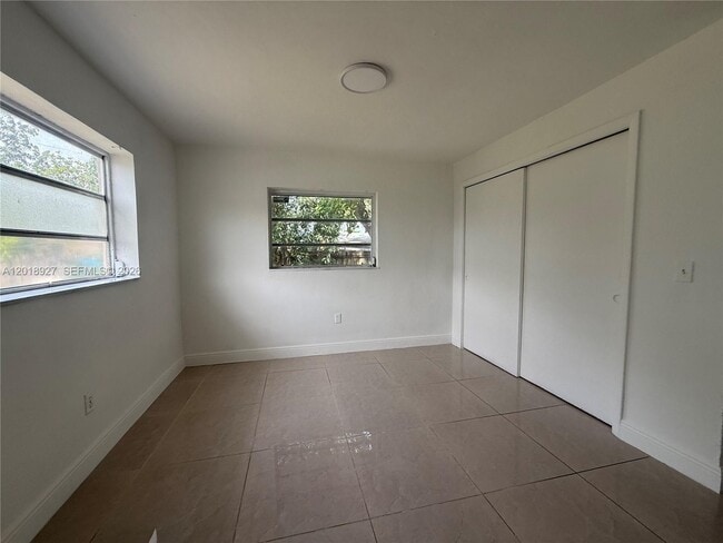 Photo - 435 NW 44th Ave
