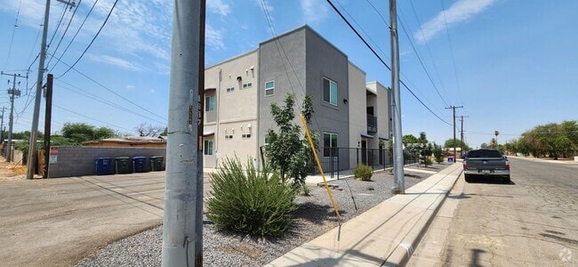 Building Photo - 195 N 17th Ave Rental