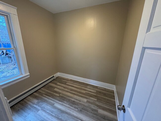 Photo - 193 Winnikee Ave Unit APT 1
