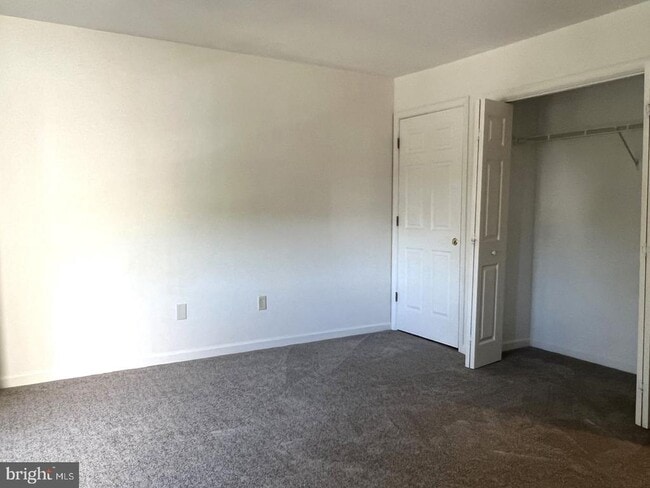 Photo - 406 S Spinnaker Ln