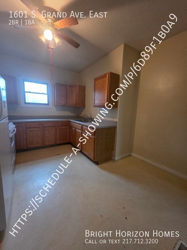 Photo - 1601 S Grand Ave E