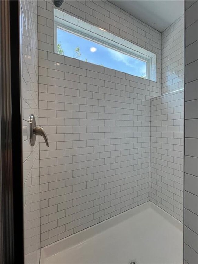 Photo - Nice modern 1 bed 1 bath apartment near Campus Unidad 1347 Hendrix #3