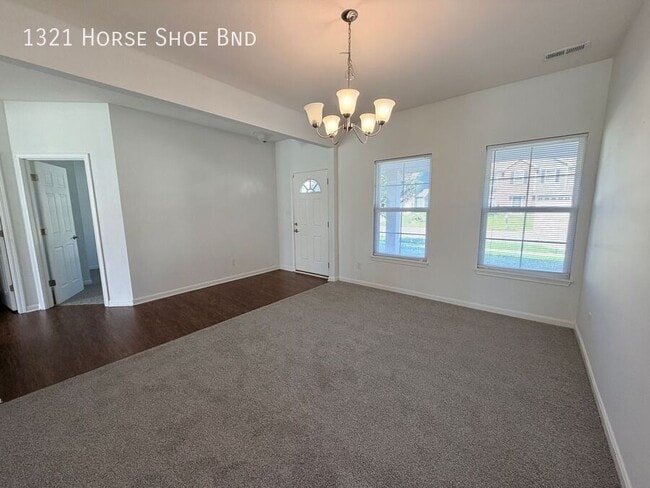 Photo - 1321 Horse Shoe Bnd