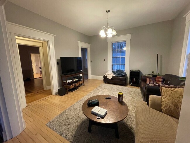 Photo - 373 Pleasant St