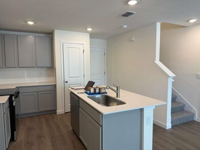 Photo - 4383 Hazel St