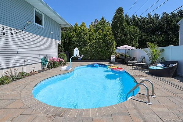 Photo - 12 Barnum Ave