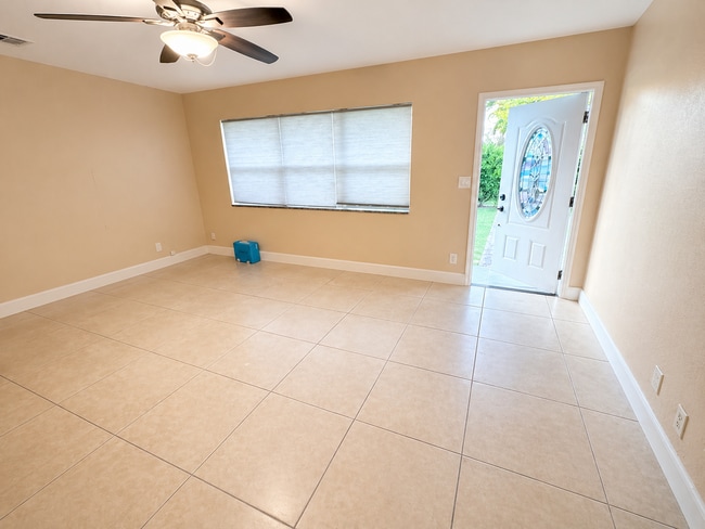 Photo - 740 Aspen Rd