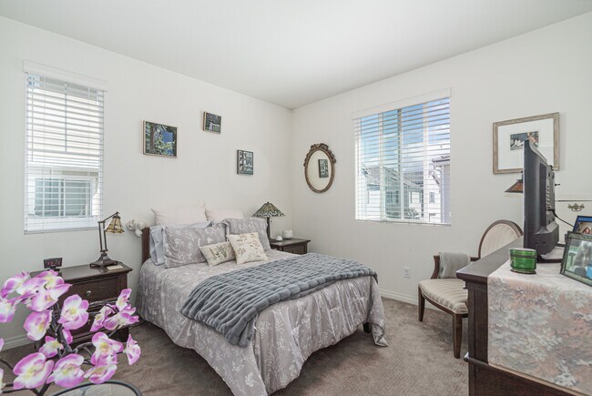 512 Heron Ln
