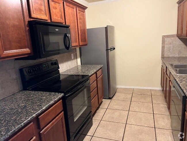 Building Photo - 2807 SW 27th Ave Unit 2807 SW 27th Amarillo, TX 79109 Rental