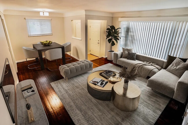 Photo - 22000 Gardner St