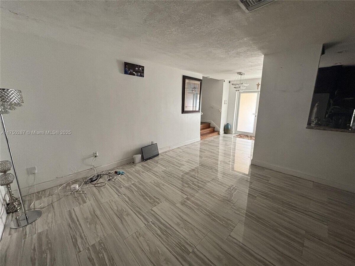 Photo - 17531 NE 1st Ct