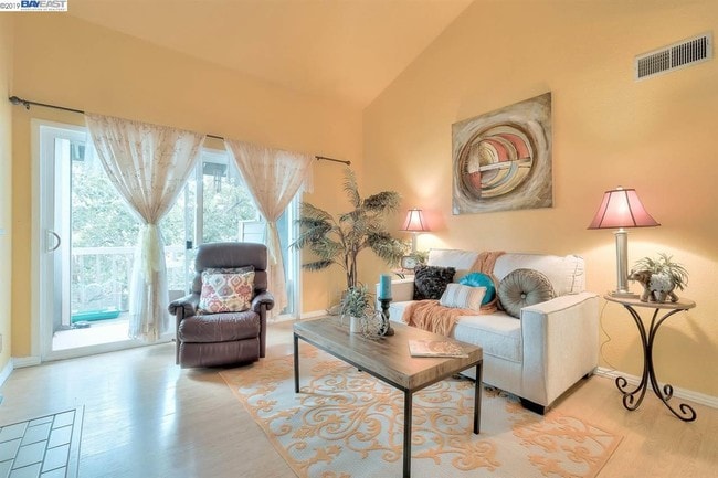 Photo - 3419 Bridgewood Terrace Unidad 302