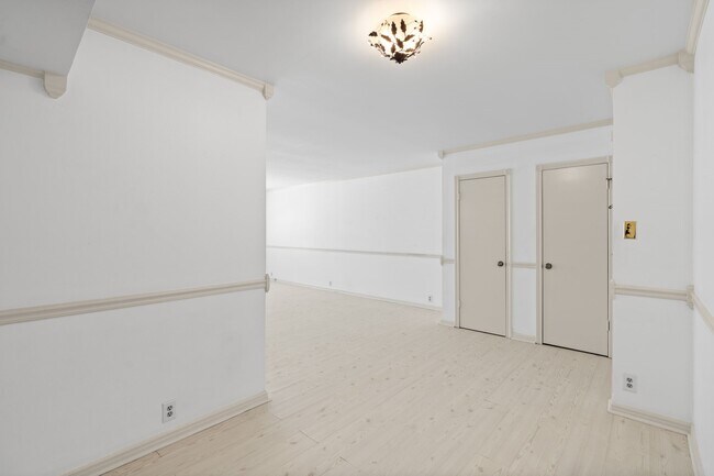 Photo - 2601 Bellefontaine Unit B105