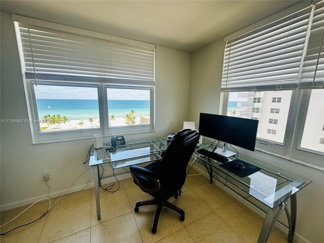 Building Photo - 1501 S Ocean Dr Unit 1006