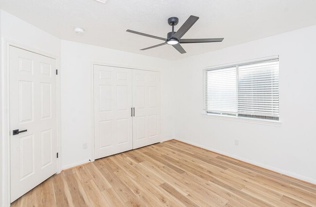 Photo - 3718 Brighton Ln