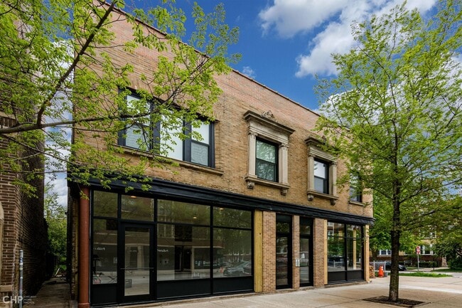 Building Photo - 1929 W Montrose Ave Unit 1S