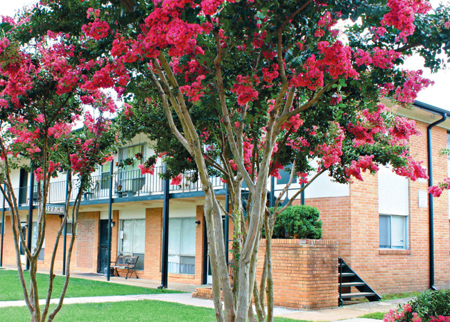 Great Place to Live - Creek Bend Terrace Apartments