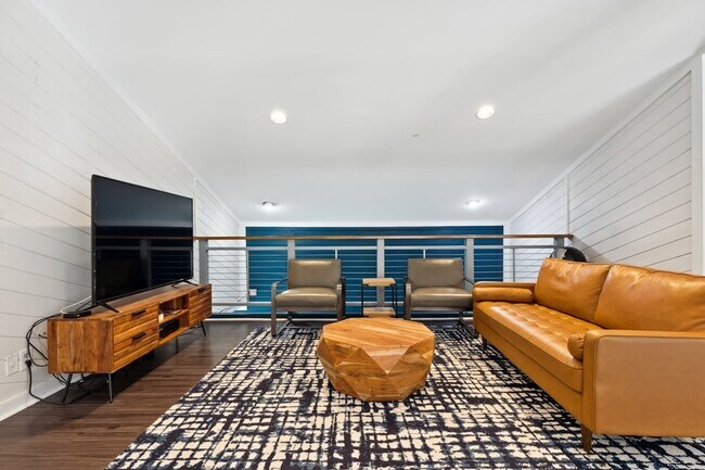 Linkhorn Bay Apartments
