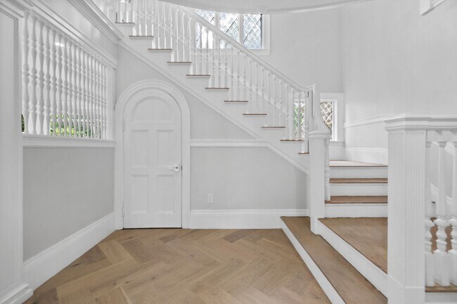 Photo - 476 Heath St