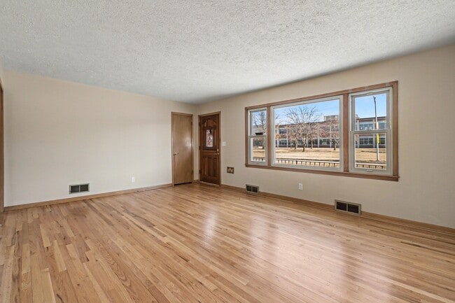 Photo - 2406 S 46th St