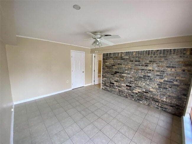 Photo - 1361 Westlawn Dr