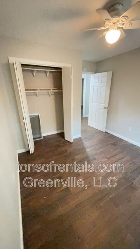 Photo - 105 Chuckwood Dr