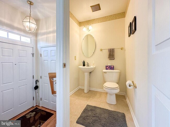 Building Photo - 14358 Haysickle Ct