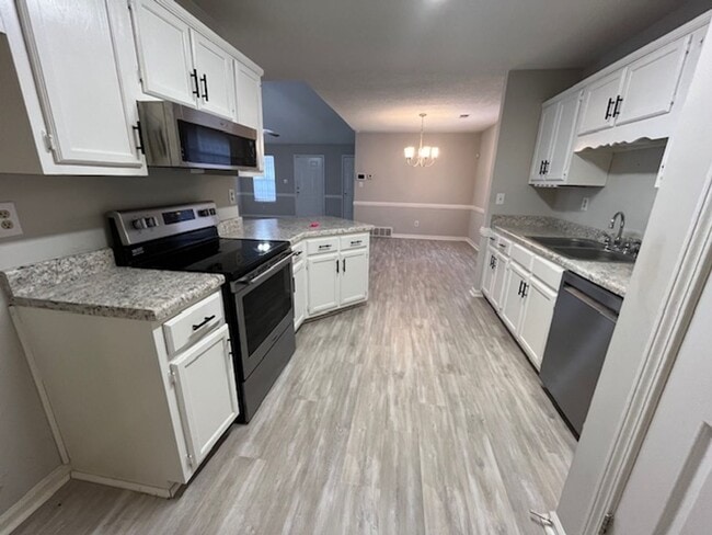 Photo - Renovated 2 Bedroom 2 Bath Home for Rent!