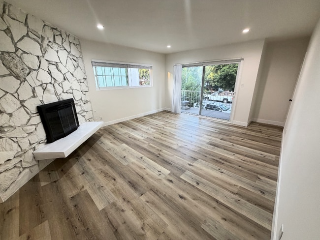 Photo - 1452 Berkeley St