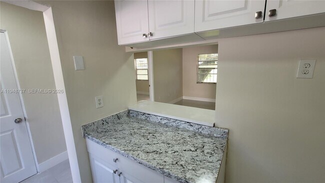 Photo - 13240 Port Said Rd Unit 4