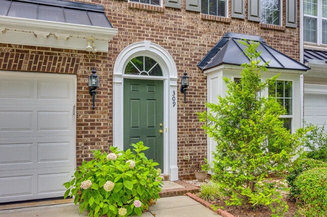 Building Photo - "Charming 3-Bedroom Retreat in Fort Mill -... Rental