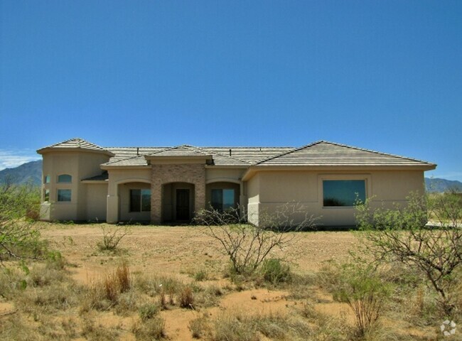 Building Photo - 4BR+den/3BA/3CG, 3394 sq.ft. rental on 4 a...