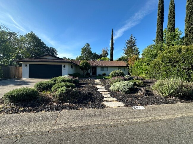 Photo - Beautifully maintained home in a peaceful setting