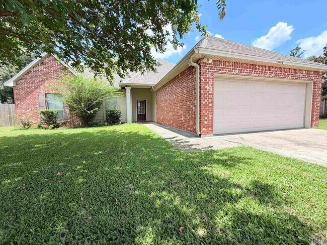 41188 Lakeway Cove Ave