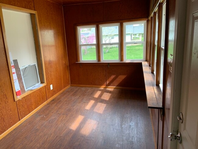 Living room - 1312 S Lincoln St