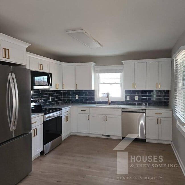 Photo - 511 Hampton Ave