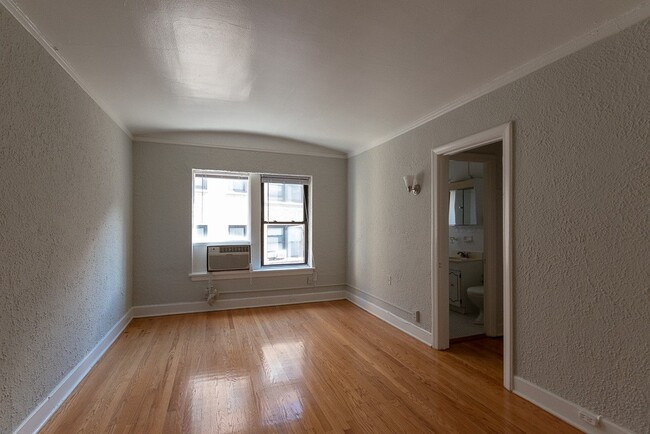 Photo - 562 W Arlington Pl Unit 613