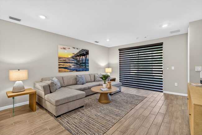 Photo - 14567 Edgewater Cir