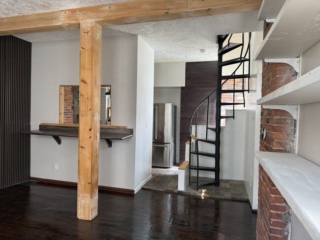 Building Photo - 2071 Fulton Rd Unit #3