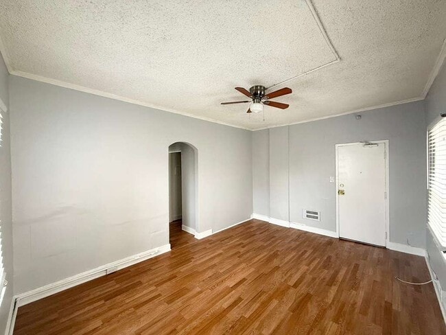 849 S Kenmore Ave Unit 38